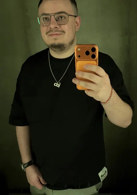 Даниил из Владимира, мне 27, познакомлюсь без обязательств