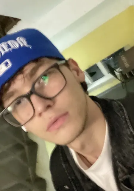 Я Владислав, 19, знакомлюсь без обязательств в Белореченске