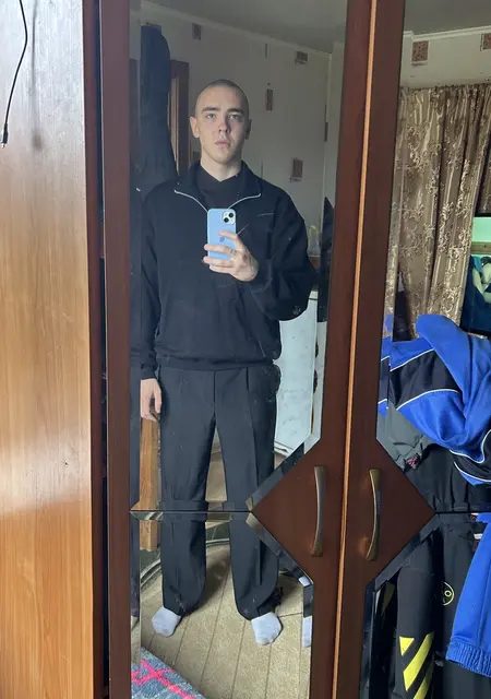 Я Ярослав, 18, из Перми, ищу знакомства на одну ночь