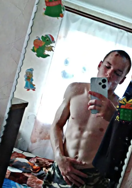 Дима из Нижнего Новгорода, мне 20, познакомлюсь на одну ночь