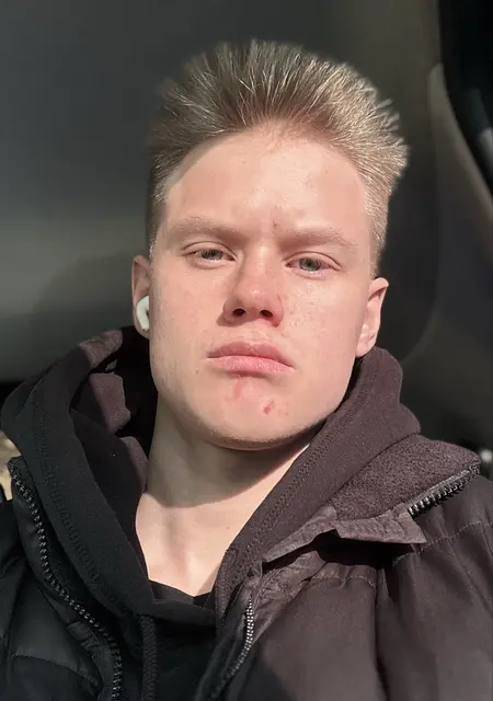 Я Денис, 21, знакомлюсь для совместных путешествий в Томске