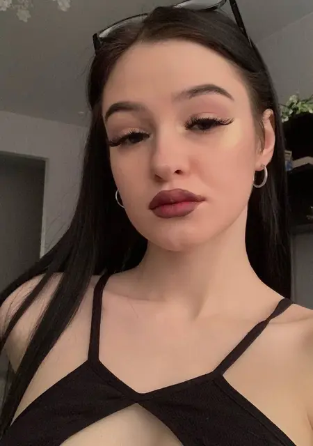 Я Лера, 31, знакомлюсь для вирта в Омске