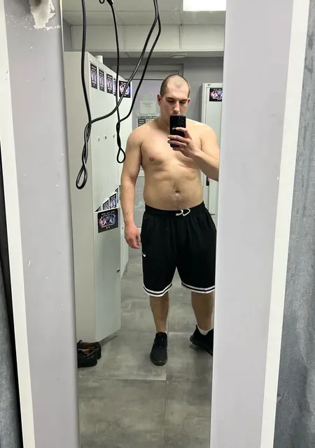 Евгений из Новошахтинска, ищу на сайте постоянные отношения