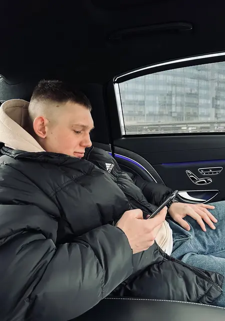 Я Кирюша, 21, из Иванова, ищу знакомство для постоянных отношений