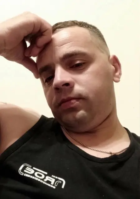 Я Александр, 30, из Калуги, ищу знакомства без обязательств