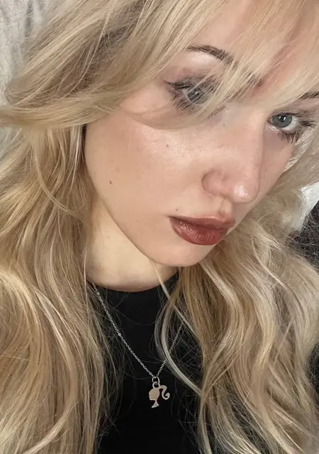 Ангелина из Новосибирска, ищу на сайте вирта