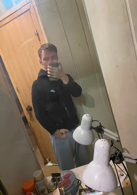 Витя из Губкина, мне 21, познакомлюсь на одну ночь