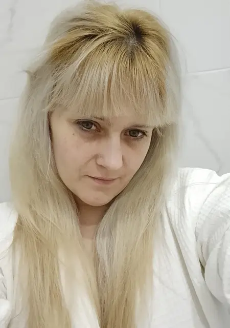 Я Арина, 34, знакомлюсь без обязательств в Новом Уренгое
