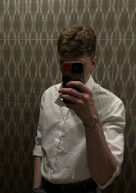 Я Егор, 20, знакомлюсь без обязательств в Выборге