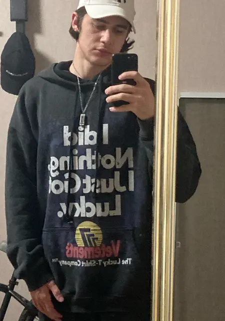 Максон из Владивостока, мне 21, познакомлюсь без обязательств