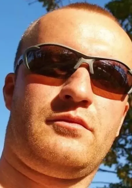 Юрий из Шахт, мне 41, познакомлюсь на одну ночь