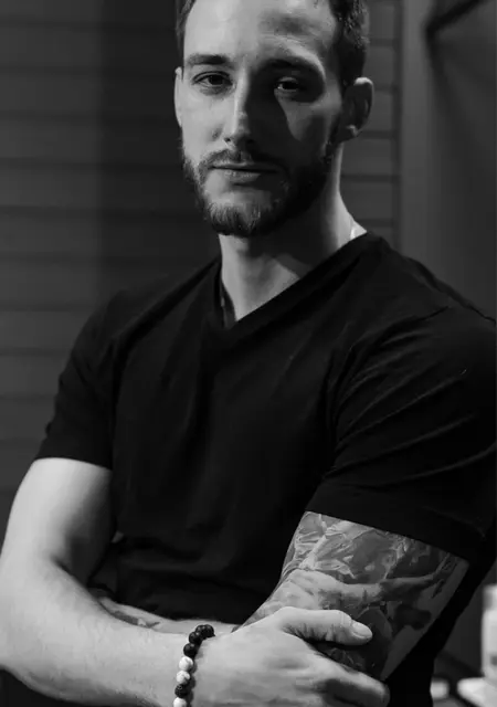 Miron из Новосибирска, мне 25, познакомлюсь на одну ночь