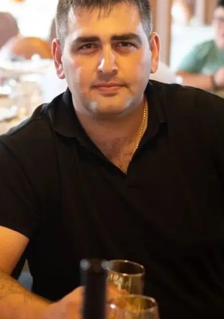 Я Кирилл, 30, из Ставрополя, ищу знакомство для приятного времяпровождения