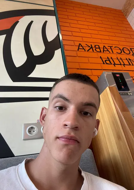 Я Gleb, 18, из Белгорода, ищу знакомство для вирта