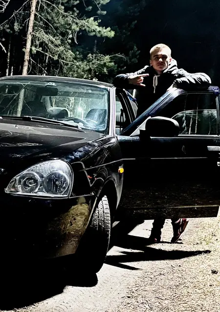 Даниил из Кирова, ищу на сайте знакомства на одну ночь