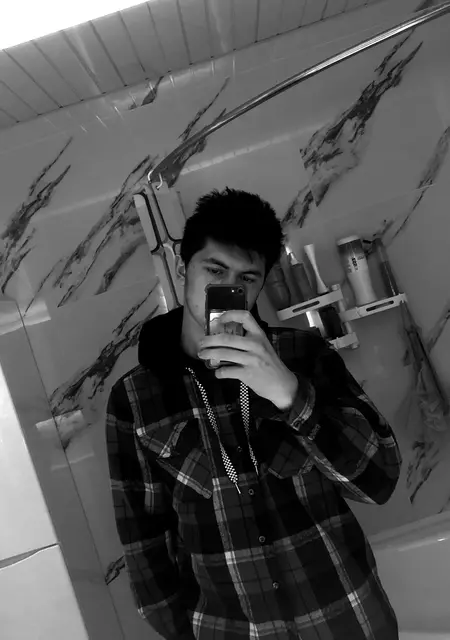 Я Артур, 21, из Махачкалы, ищу знакомство для дружбы