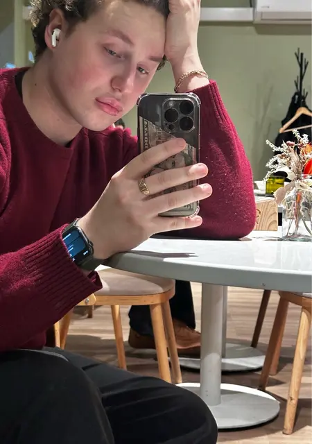 Евгений из Мурманска, ищу на сайте знакомства на одну ночь