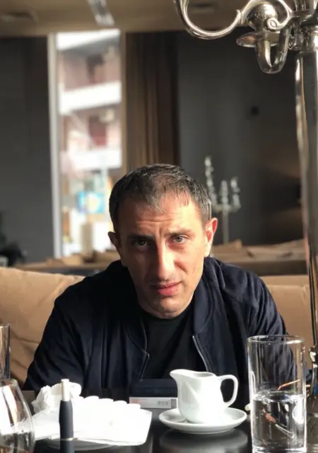 Я Ara, 42, знакомлюсь на одну ночь в Сочи