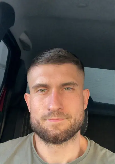 Я Денис, 28, знакомлюсь без обязательств в Оренбурге