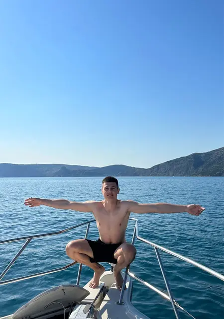 Я Александр, 21, из Одинцова, ищу знакомство для открытые отношения