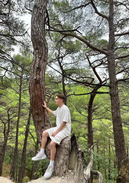 Я Алекс, 19, из Елабуги, ищу знакомство для совместных путешествий