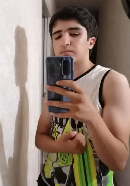 Я Данил, 18, из Комсомольска-на-Амуре, ищу знакомства без обязательств