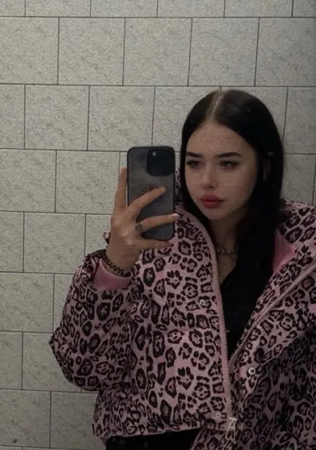 Карина из Екатеринбурга, ищу на сайте приятное времяпровождение