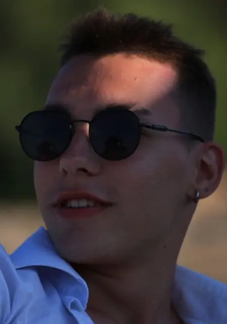 Артём из Томска, мне 20, познакомлюсь для приятного времяпровождения