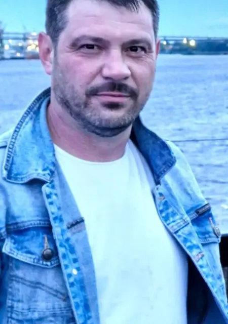 Макс из Парфина, мне 42, познакомлюсь для приятного времяпровождения