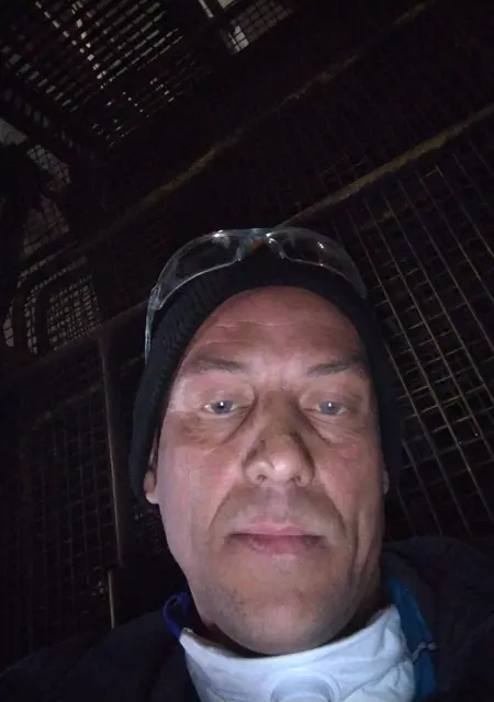 Я Денис, 41, знакомлюсь без обязательств в Череповце