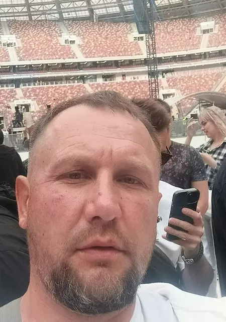 Сергей из Чехова, мне 40, познакомлюсь для приятного времяпровождения