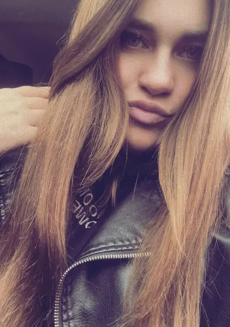 Алёна из Симферополя, ищу на сайте открытые отношения