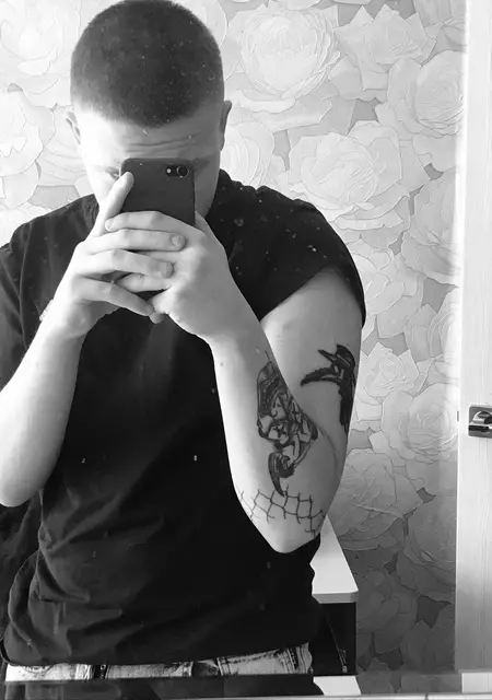 Максим из Выксы, мне 19, познакомлюсь для постоянных отношений