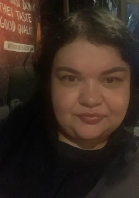 Александра из Екатеринбурга, ищу на сайте постоянные отношения