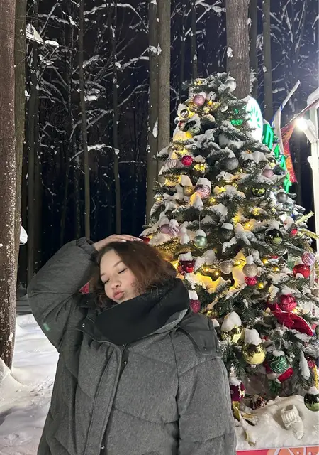 Я Ева, 18, из Москвы, ищу знакомство для постоянных отношений