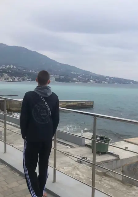 Вова из Ялты, мне 19, познакомлюсь для общения