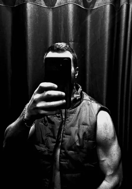 Артём из Кисловодска, мне 33, познакомлюсь без обязательств