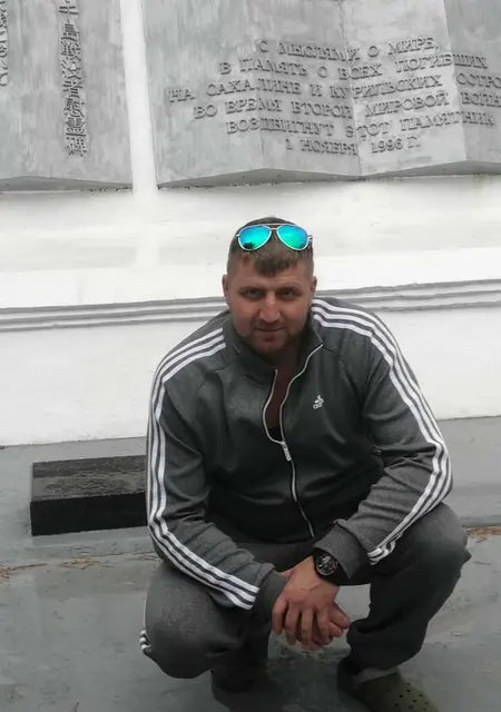 Антон из Охи, ищу на сайте дружбу