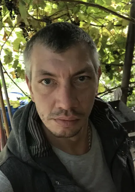 Юра из Москвы, мне 40, познакомлюсь для открытые отношения