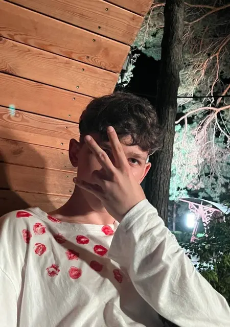 Я Вова Шишов, 18, из Хабаровска, ищу знакомства без обязательств