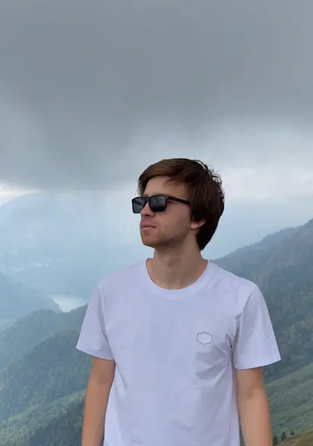 Владислав из Сочи, мне 21, познакомлюсь без обязательств