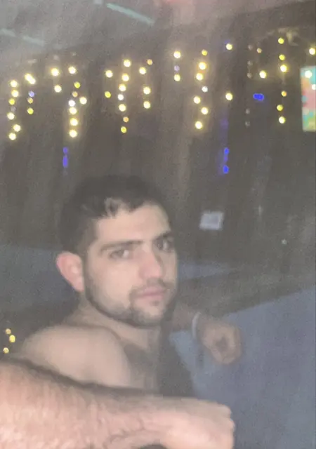 Я Эдуард, 24, знакомлюсь без обязательств в Пятигорске