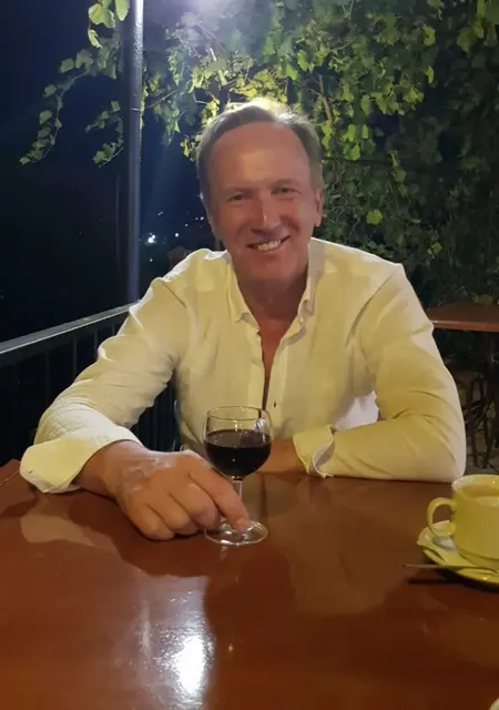 Александр из Санкт-Петербурга, ищу на сайте приятное времяпровождение