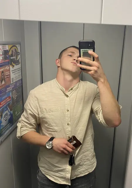 Я Ярослав, 19, из Самары, ищу знакомства без обязательств