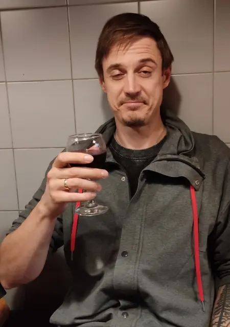 Артем из Дюртюлей, ищу на сайте знакомства на одну ночь