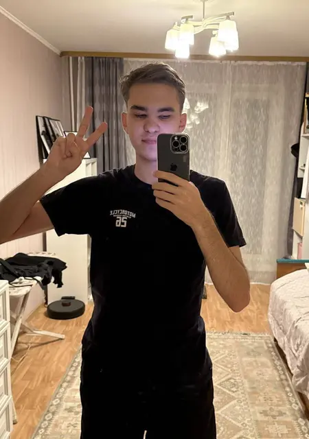 Марк из Кемерово, ищу на сайте знакомства на одну ночь