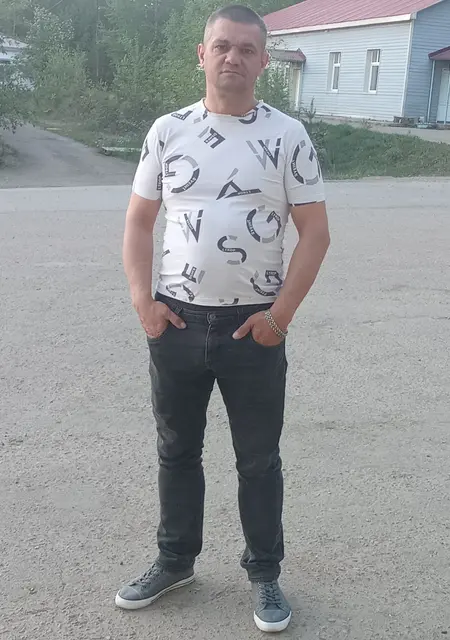 Алекс из Якутска, мне 42, познакомлюсь без обязательств