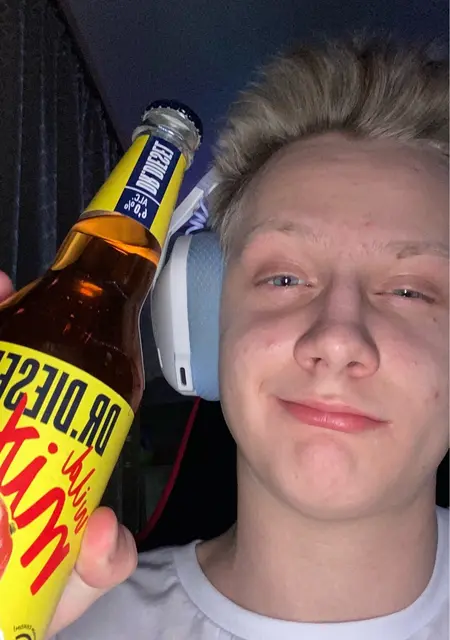 Yura из Хабаровска, мне 19, познакомлюсь на одну ночь