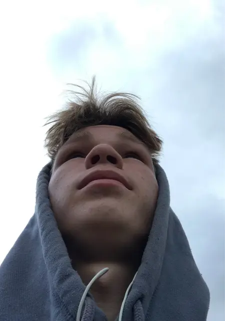 Я Давид, 19, из Омска, ищу знакомства на одну ночь