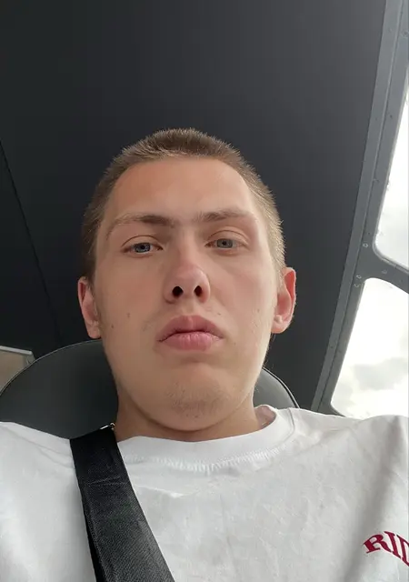 Я Сергей, 25, знакомлюсь на одну ночь в Серпухове